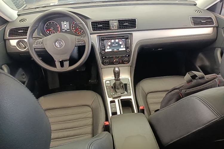 Used Volkswagen Passat 2015 1.8TSI DSG Prestige Edition Center Console