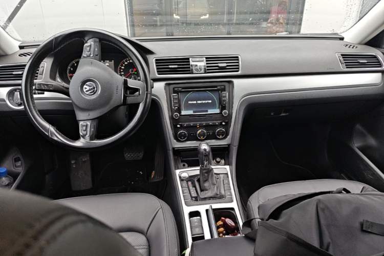 Used Volkswagen Passat 2015 1.8TSI DSG Prestige Edition Center Console
