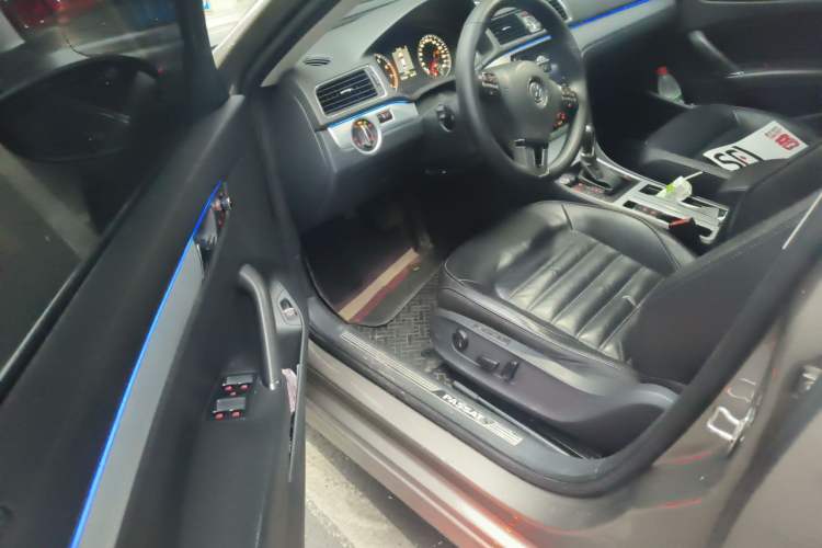 Used Volkswagen Passat 2015 1.8TSI DSG Prestige Edition Driver Seat