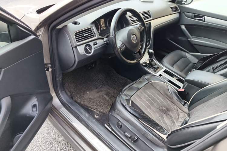 Used Volkswagen Passat 2015 1.8TSI DSG Prestige Edition Driver Seat