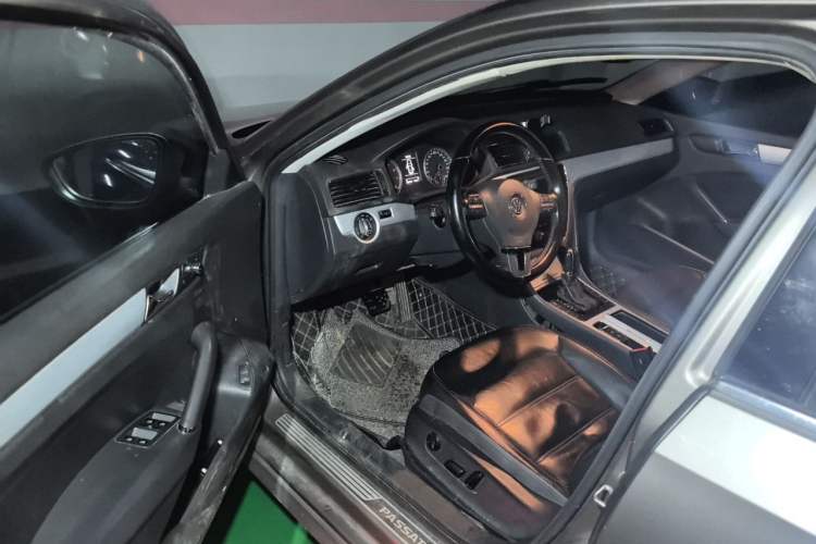 Used Volkswagen Passat 2015 1.8TSI DSG Prestige Edition Driver Seat