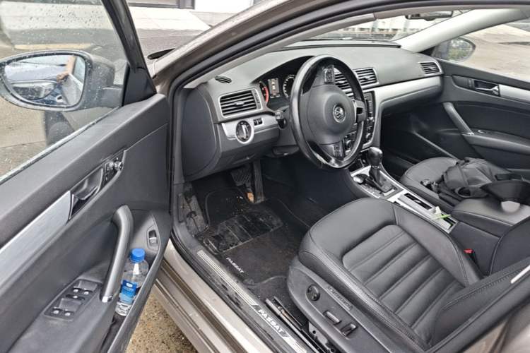 Used Volkswagen Passat 2015 1.8TSI DSG Prestige Edition Driver Seat