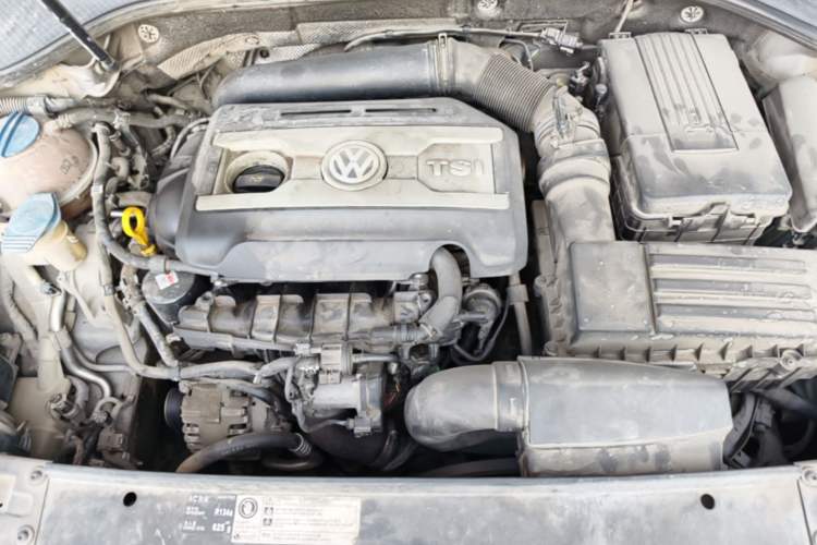 Used Volkswagen Passat 2015 1.8TSI DSG Prestige Edition Engine Bay
