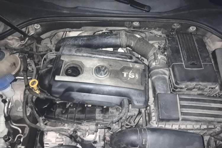 Used Volkswagen Passat 2015 1.8TSI DSG Prestige Edition Engine Bay
