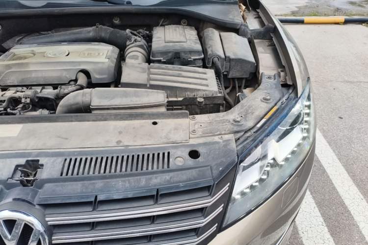 Used Volkswagen Passat 2015 1.8TSI DSG Prestige Edition Engine Bay Left