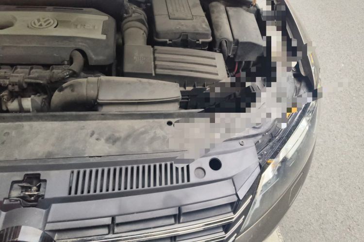 Used Volkswagen Passat 2015 1.8TSI DSG Prestige Edition Engine Bay Left