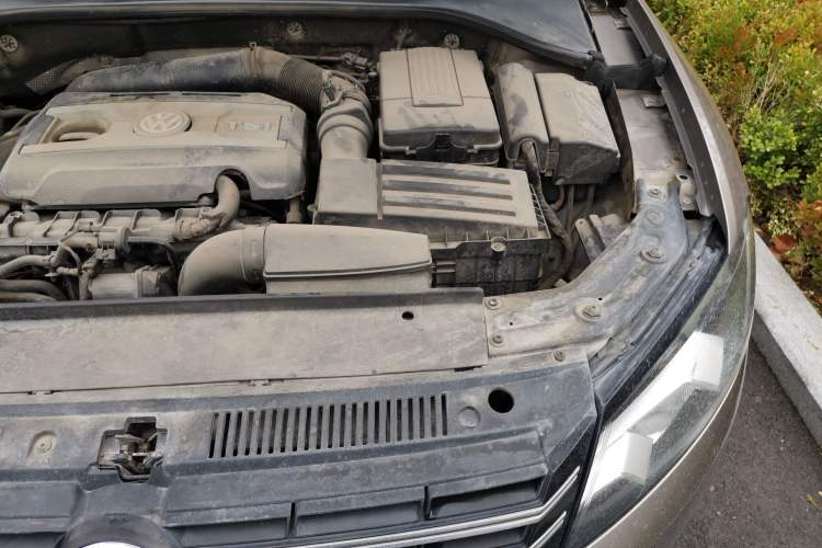 Used Volkswagen Passat 2015 1.8TSI DSG Prestige Edition Engine Bay Left