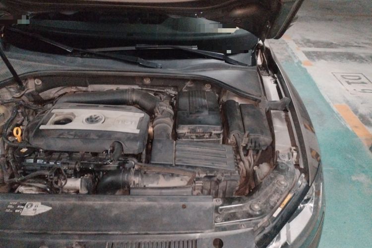 Used Volkswagen Passat 2015 1.8TSI DSG Prestige Edition Engine Bay Left