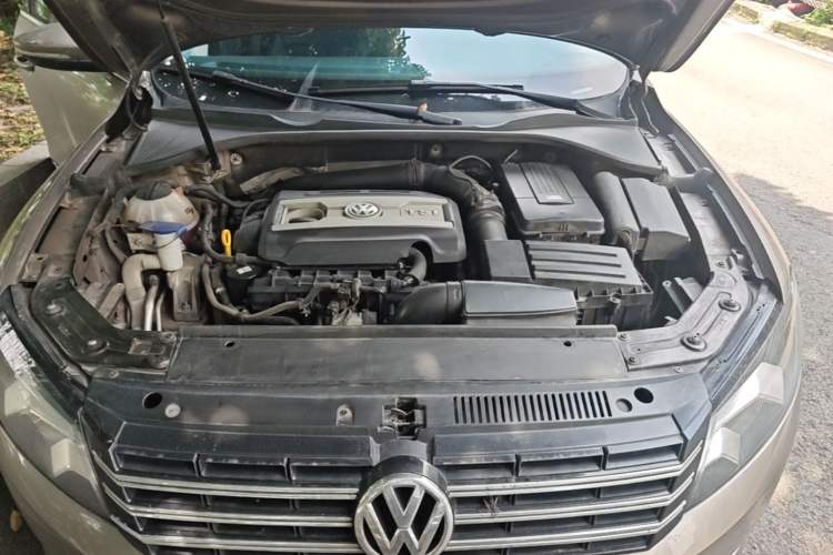 Used Volkswagen Passat 2015 1.8TSI DSG Prestige Edition Engine Bay
