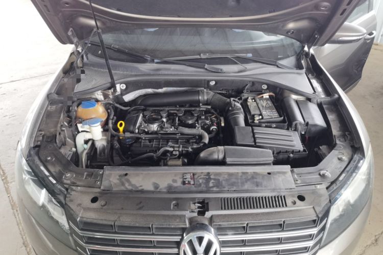 Used Volkswagen Passat 2015 1.8TSI DSG Prestige Edition Engine Bay