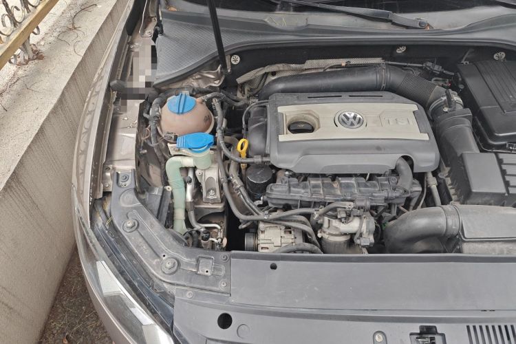 Used Volkswagen Passat 2015 1.8TSI DSG Prestige Edition Engine Bay Right