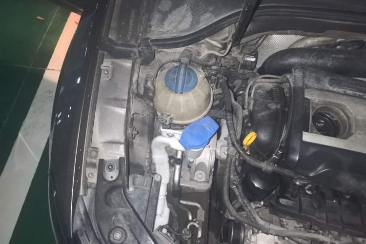 Used Volkswagen Passat 2015 1.8TSI DSG Prestige Edition Engine Bay Right