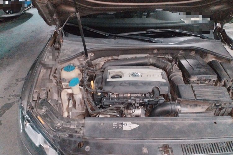 Used Volkswagen Passat 2015 1.8TSI DSG Prestige Edition Engine Bay Right