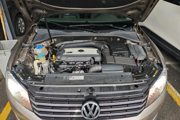 Used Volkswagen Passat 2015 1.8TSI DSG Prestige Edition Engine Bay