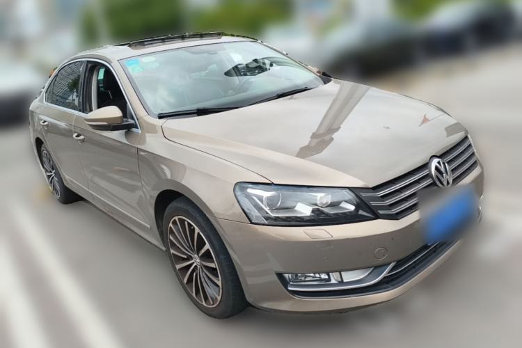Used Volkswagen Passat 2015 1.8TSI DSG Prestige Edition Front Right 45 Deg