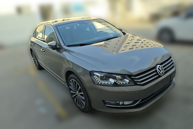 Used Volkswagen Passat 2015 1.8TSI DSG Prestige Edition Front Right 45 Deg