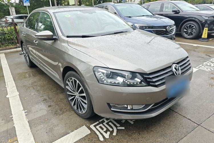 Used Volkswagen Passat 2015 1.8TSI DSG Prestige Edition Front Right 45 Deg
