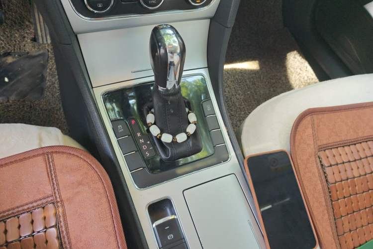 Used Volkswagen Passat 2015 1.8TSI DSG Prestige Edition Gear Lever