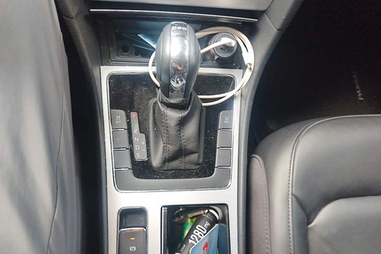 Used Volkswagen Passat 2015 1.8TSI DSG Prestige Edition Gear Lever