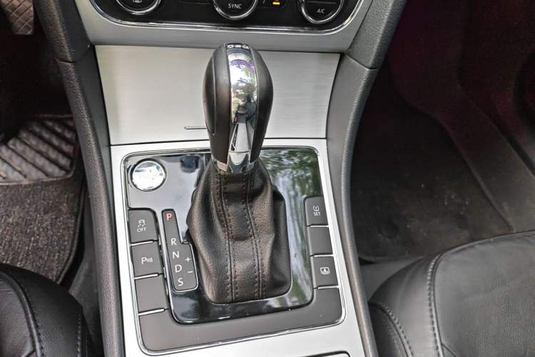 Used Volkswagen Passat 2015 2.0 TSI DSG Prestige Edition Gear Lever