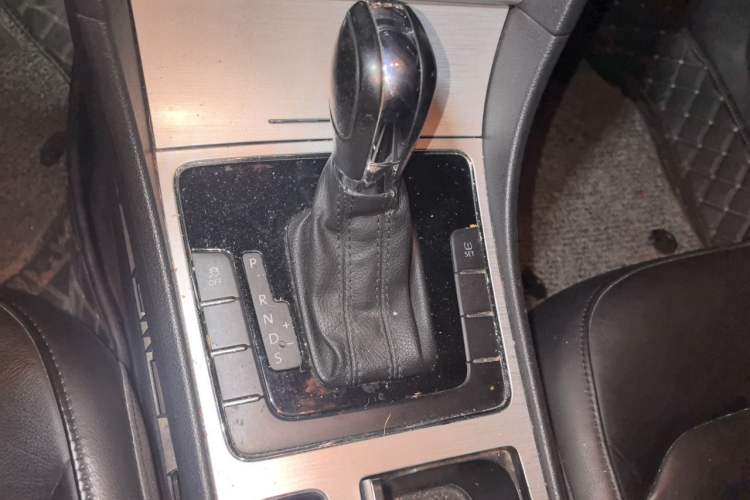 Used Volkswagen Passat 2015 1.8TSI DSG Prestige Edition Gear Lever