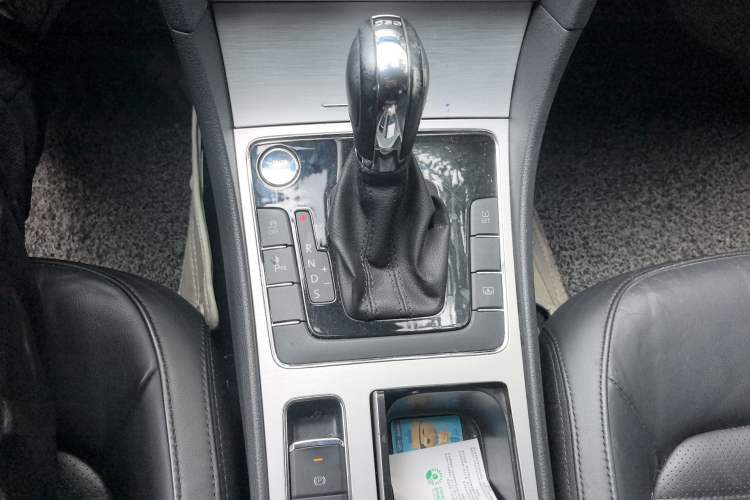Used Volkswagen Passat 2015 1.8TSI DSG Prestige Edition Gear Lever