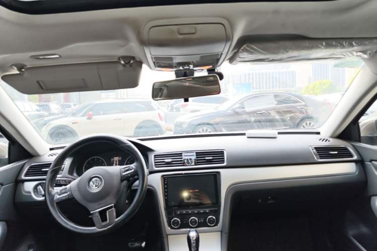 Used Volkswagen Passat 2015 1.8TSI DSG Prestige Edition Headliner