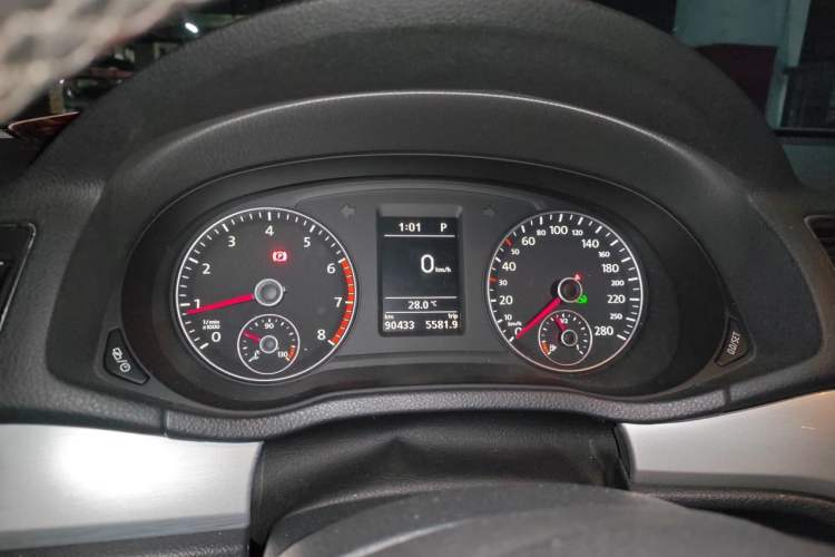 Used Volkswagen Passat 2015 1.8TSI DSG Prestige Edition Instrument Cluster