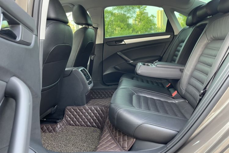 Used Volkswagen Passat 2015 2.0 TSI DSG Prestige Edition Interior 3