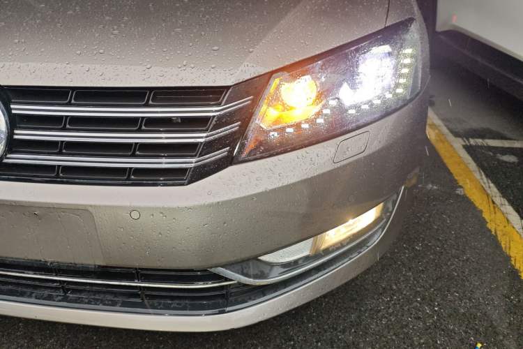 Used Volkswagen Passat 2015 1.8TSI DSG Prestige Edition Left Front Headlight