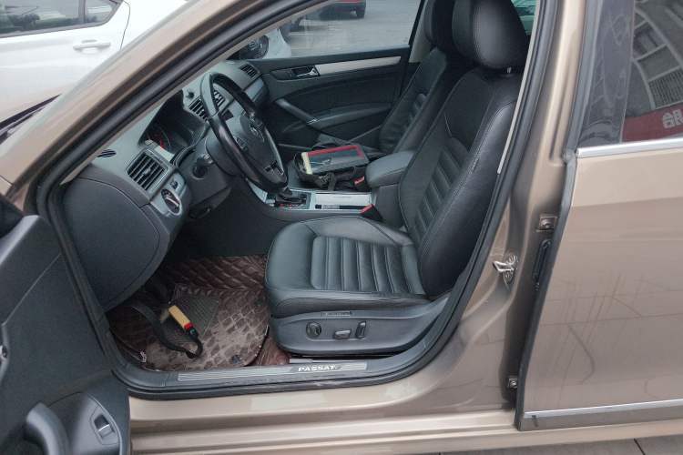 Used Volkswagen Passat 2015 1.8TSI DSG Prestige Edition Left Front Seat