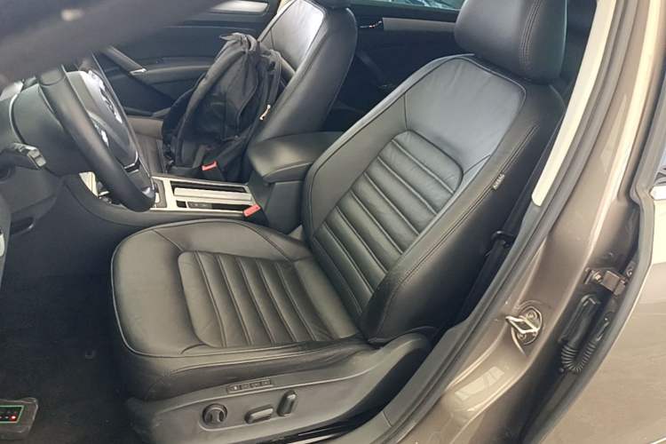 Used Volkswagen Passat 2015 1.8TSI DSG Prestige Edition Left Front Seat