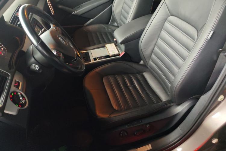 Used Volkswagen Passat 2015 1.8TSI DSG Prestige Edition Left Front Seat