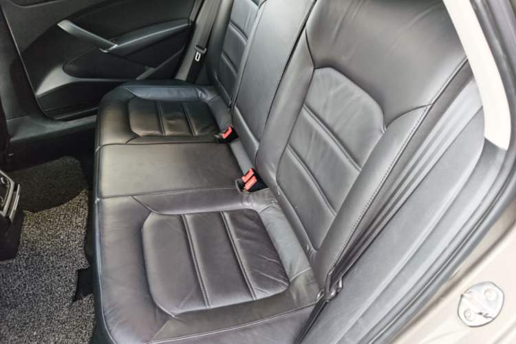Used Volkswagen Passat 2015 1.8TSI DSG Prestige Edition Left Rear Seat