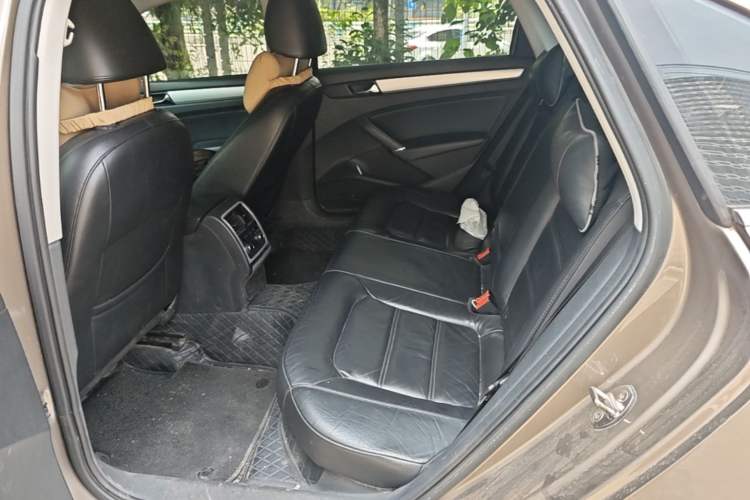 Used Volkswagen Passat 2015 1.8TSI DSG Prestige Edition Left Rear Seat