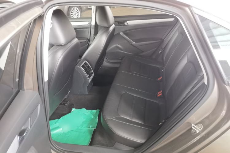 Used Volkswagen Passat 2015 1.8TSI DSG Prestige Edition Left Rear Seat