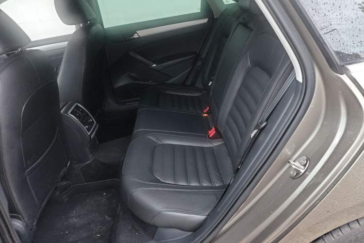 Used Volkswagen Passat 2015 1.8TSI DSG Prestige Edition Left Rear Seat