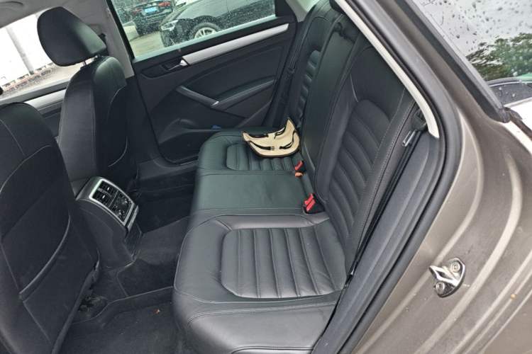 Used Volkswagen Passat 2015 1.8TSI DSG Prestige Edition Left Rear Seat
