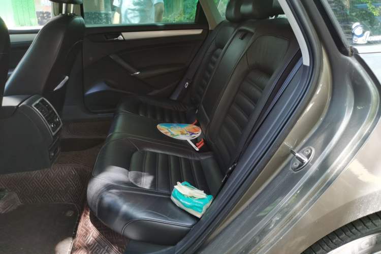 Used Volkswagen Passat 2015 1.8TSI DSG Prestige Edition Left Rear Seat