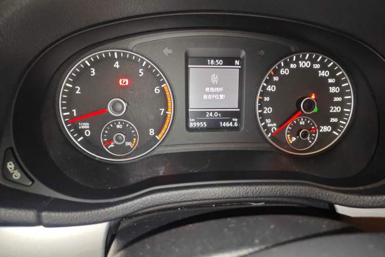 Used Volkswagen Passat 2015 2.0 TSI DSG Prestige Edition Odometer Close Up