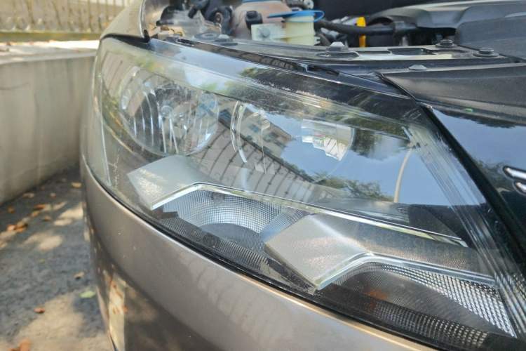 Used Volkswagen Passat 2015 1.8TSI DSG Prestige Edition Right Front Headlight