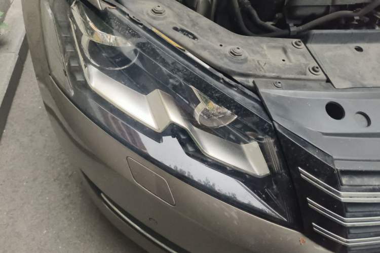 Used Volkswagen Passat 2015 1.8TSI DSG Prestige Edition Right Front Headlight