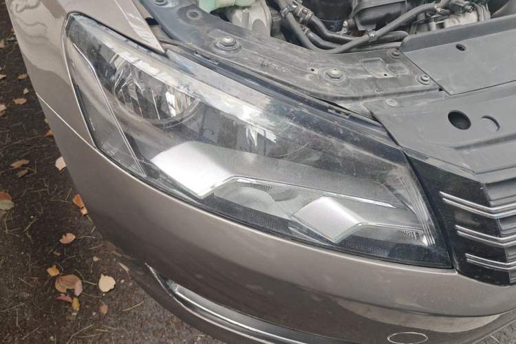 Used Volkswagen Passat 2015 1.8TSI DSG Prestige Edition Right Front Headlight
