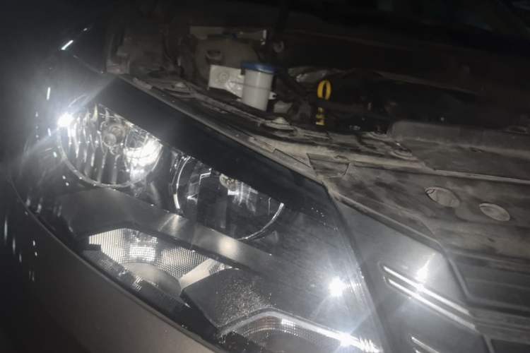 Used Volkswagen Passat 2015 1.8TSI DSG Prestige Edition Right Front Headlight