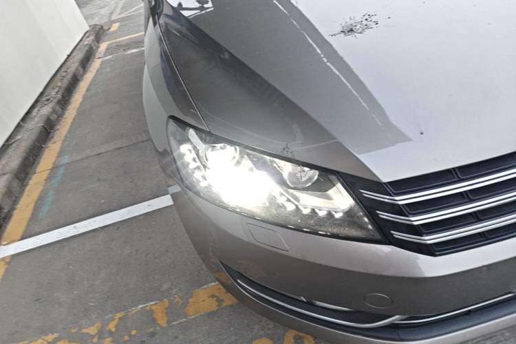 Used Volkswagen Passat 2015 1.8TSI DSG Prestige Edition Right Front Headlight
