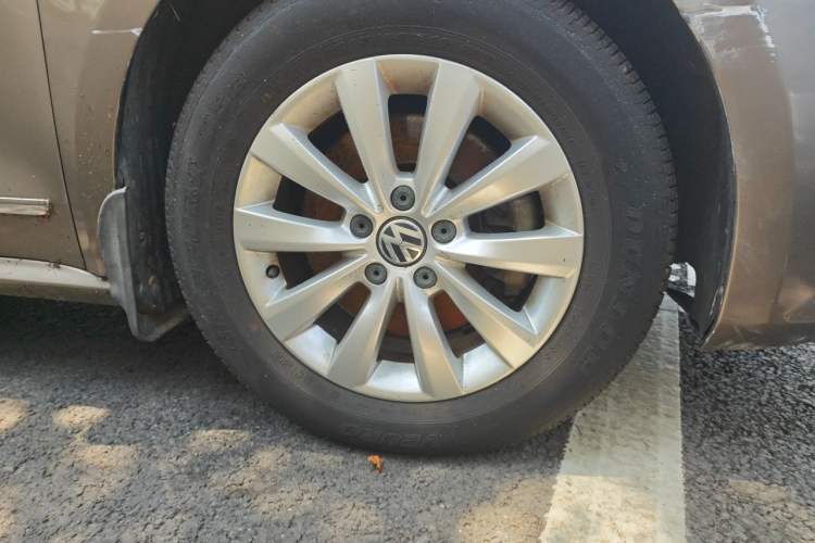Used Volkswagen Passat 2015 1.8TSI DSG Prestige Edition Right Front Wheel Hub