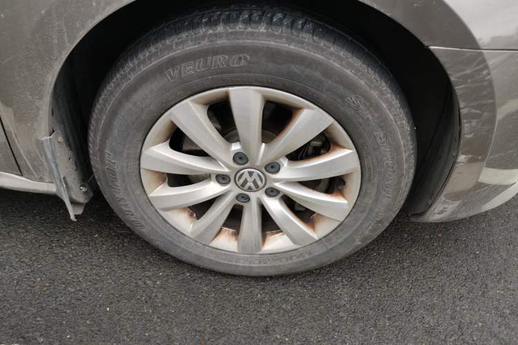 Used Volkswagen Passat 2015 1.8TSI DSG Prestige Edition Right Front Wheel Hub