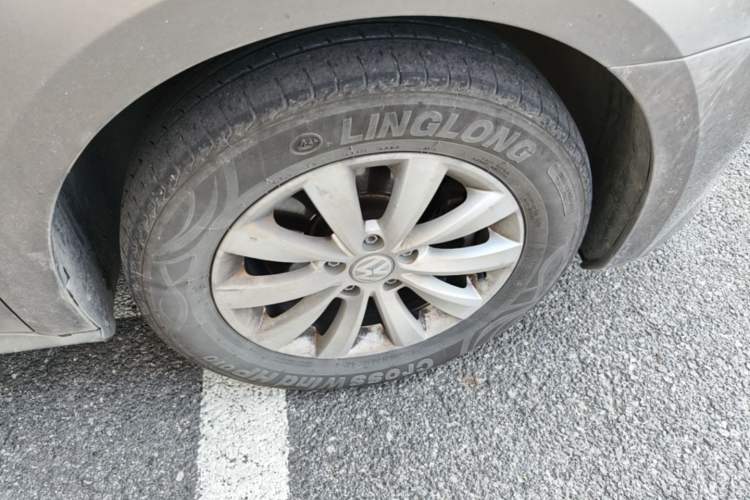 Used Volkswagen Passat 2015 1.8TSI DSG Prestige Edition Right Front Wheel Hub