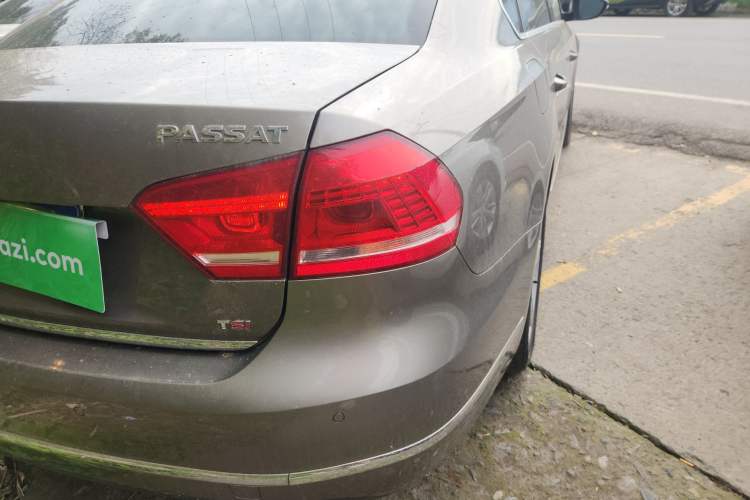 Used Volkswagen Passat 2015 1.8TSI DSG Prestige Edition Right Rear Taillight