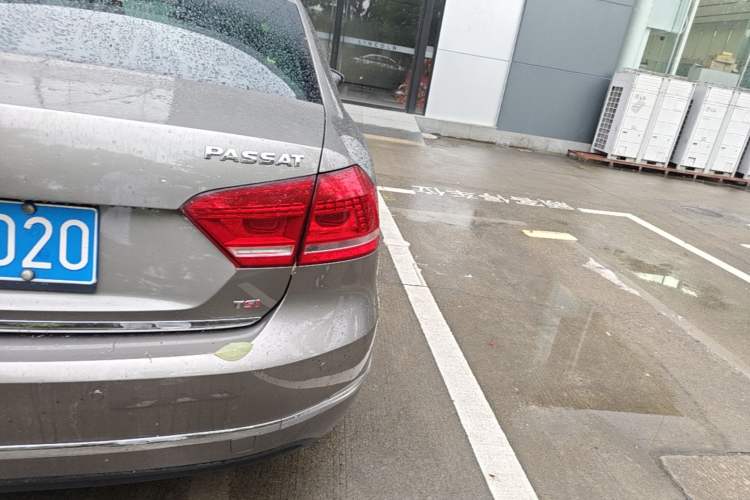 Used Volkswagen Passat 2015 1.8TSI DSG Prestige Edition Right Rear Taillight